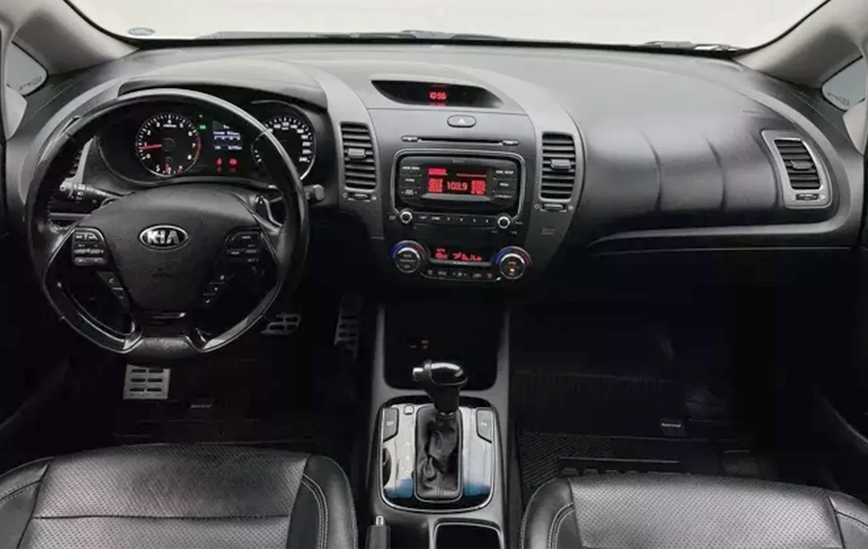 Аренда Kia Cerato в Кише от 1600 туманов в сутки ...