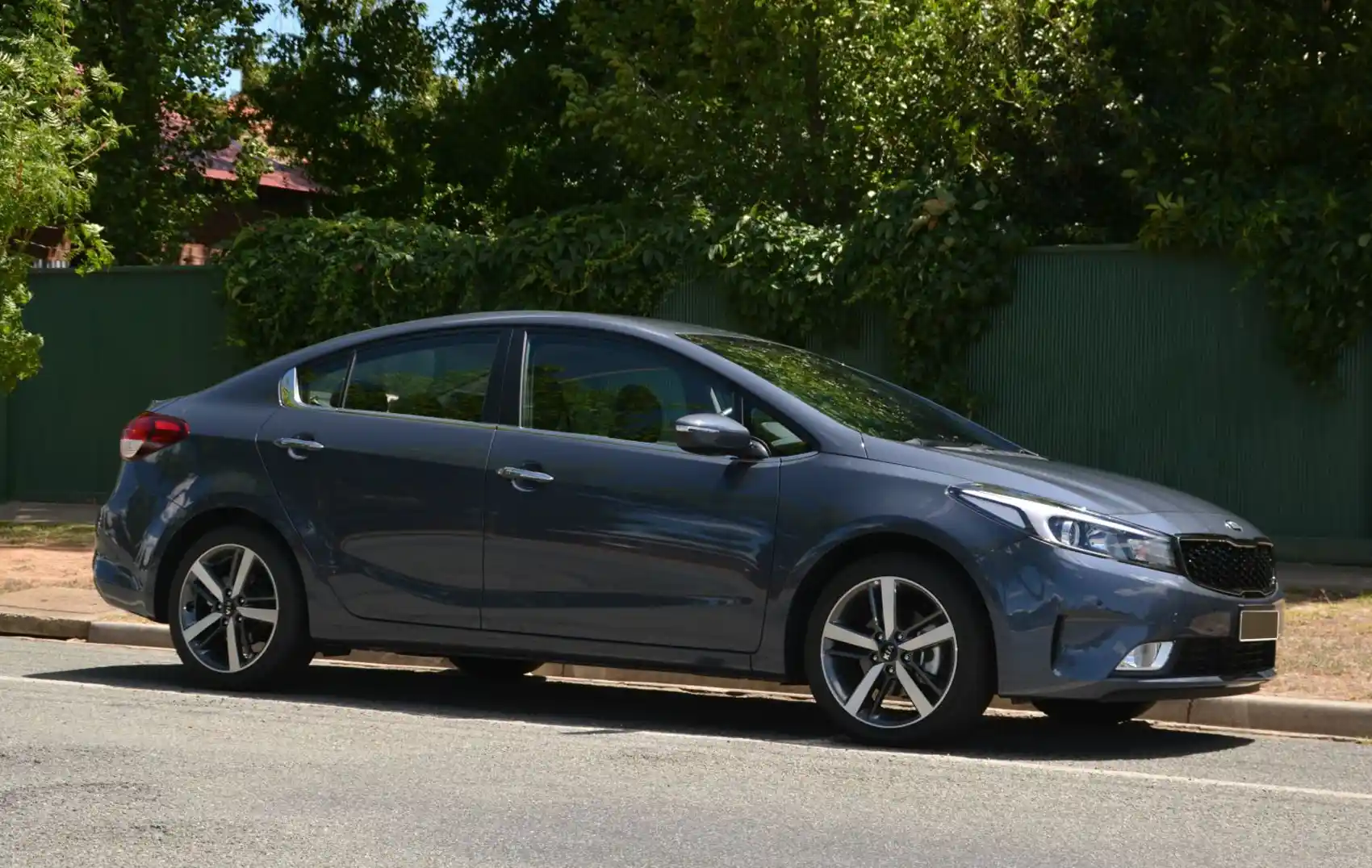 New optional Cerato rental in Tehran online reservation system