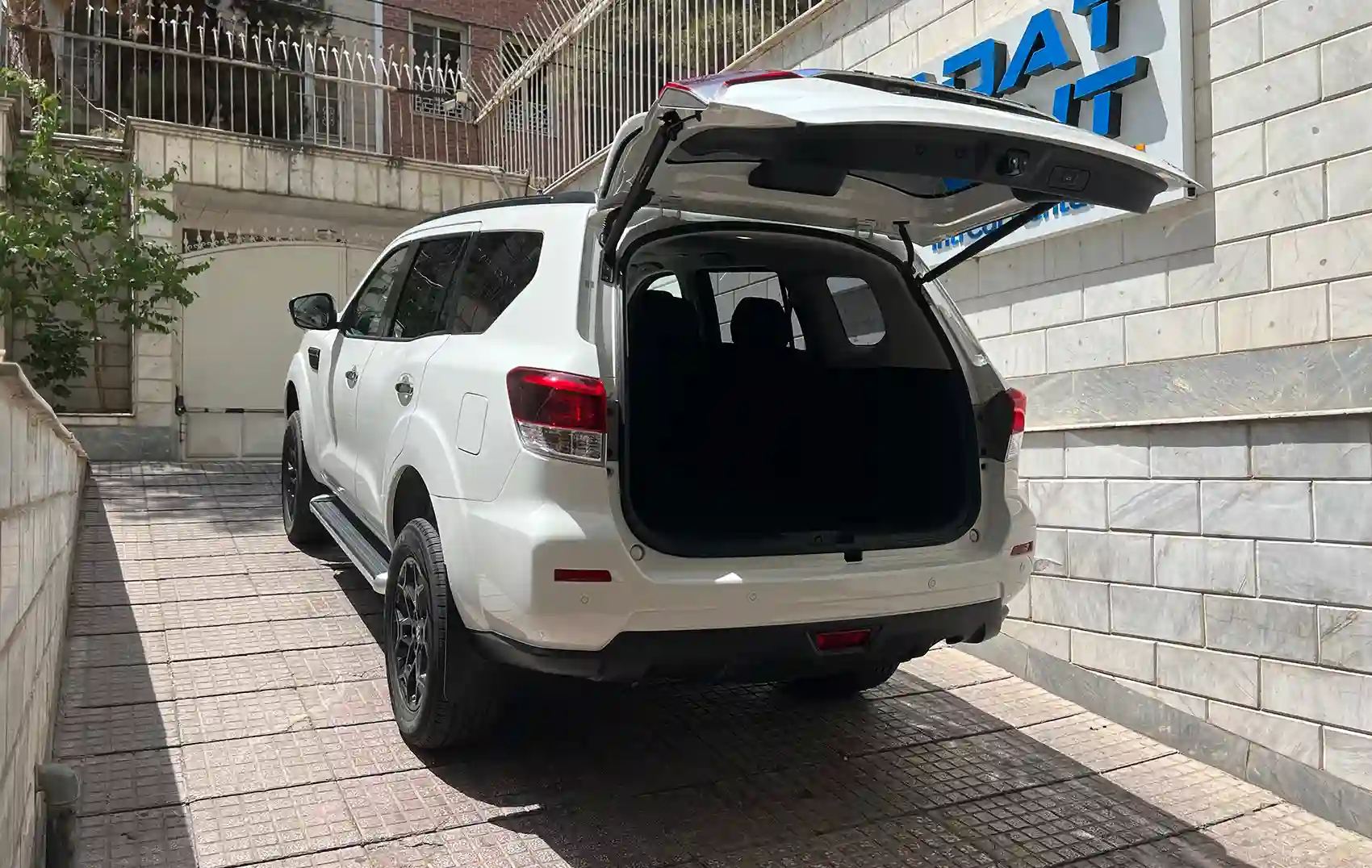 Nissan Terra Rental in Tehran | Rent a Nissan Terra Tehran ...