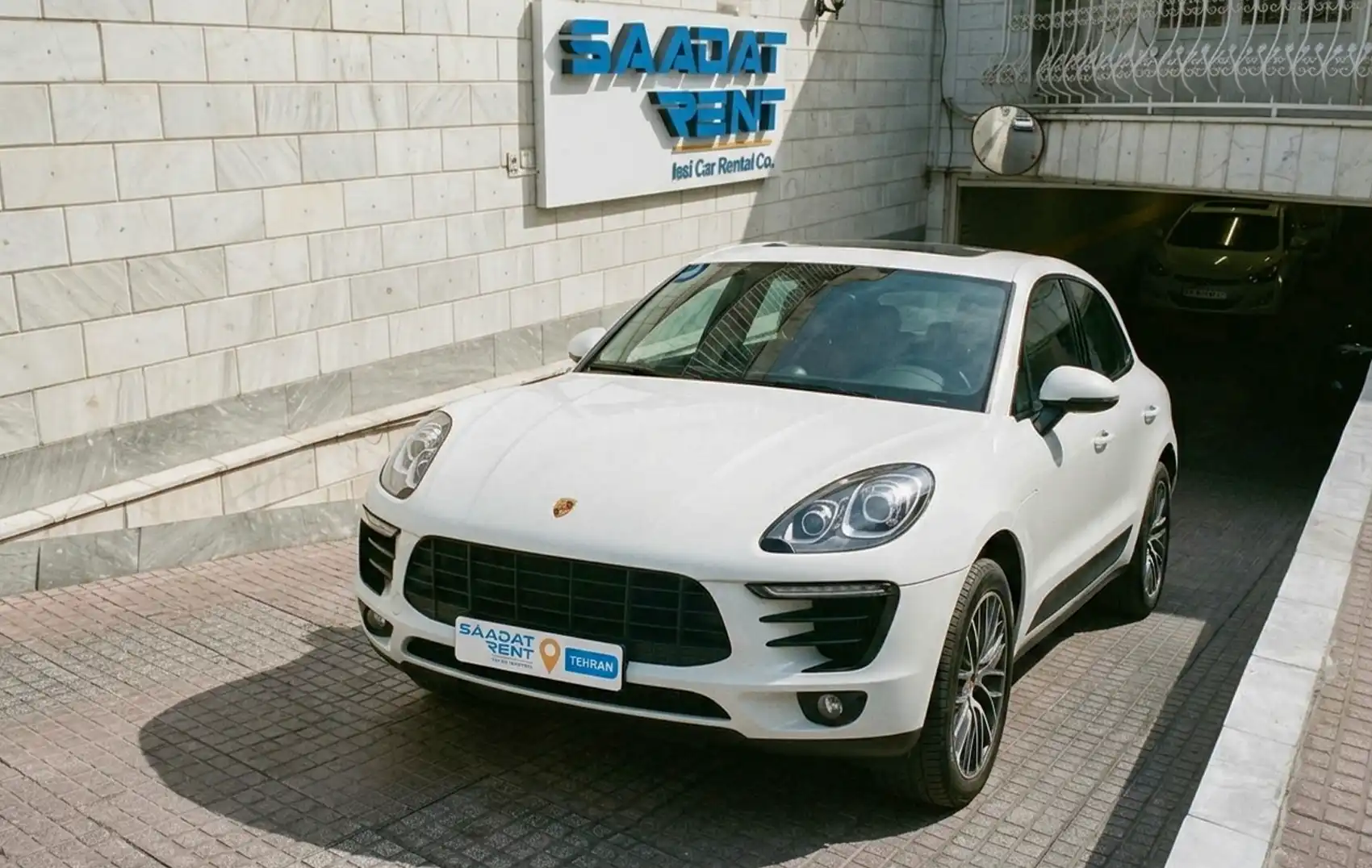 Аренда Porsche Macan в Тегеране | Цена аренды Porsche Macan ...