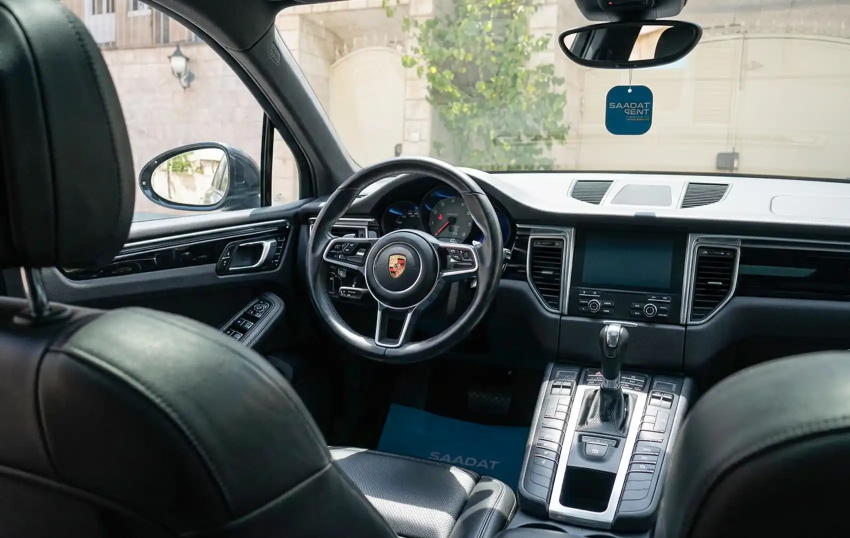 Аренда Porsche Macan в Тегеране | Цена аренды Porsche Macan ...