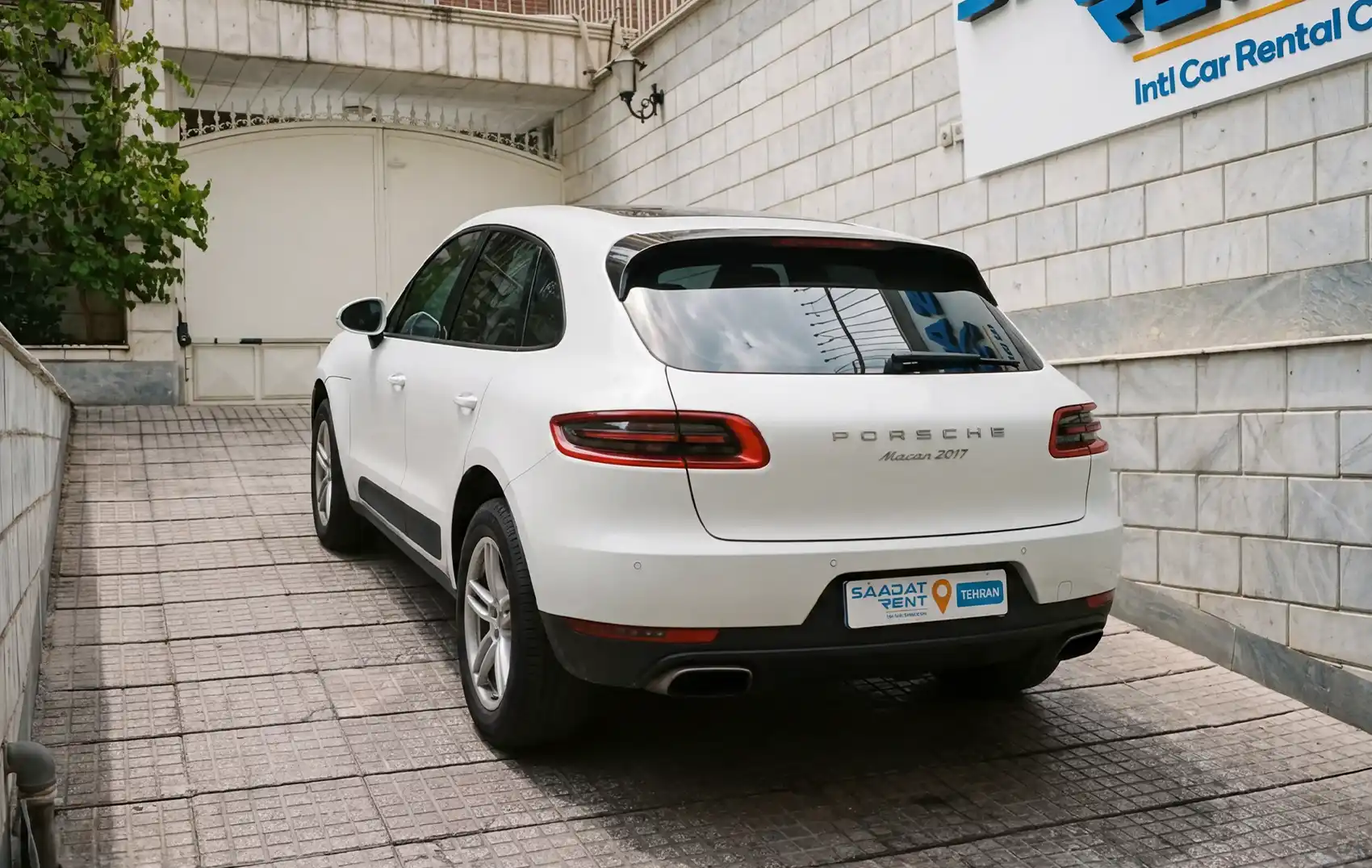 Аренда Porsche Macan в Тегеране | Цена аренды Porsche Macan ...