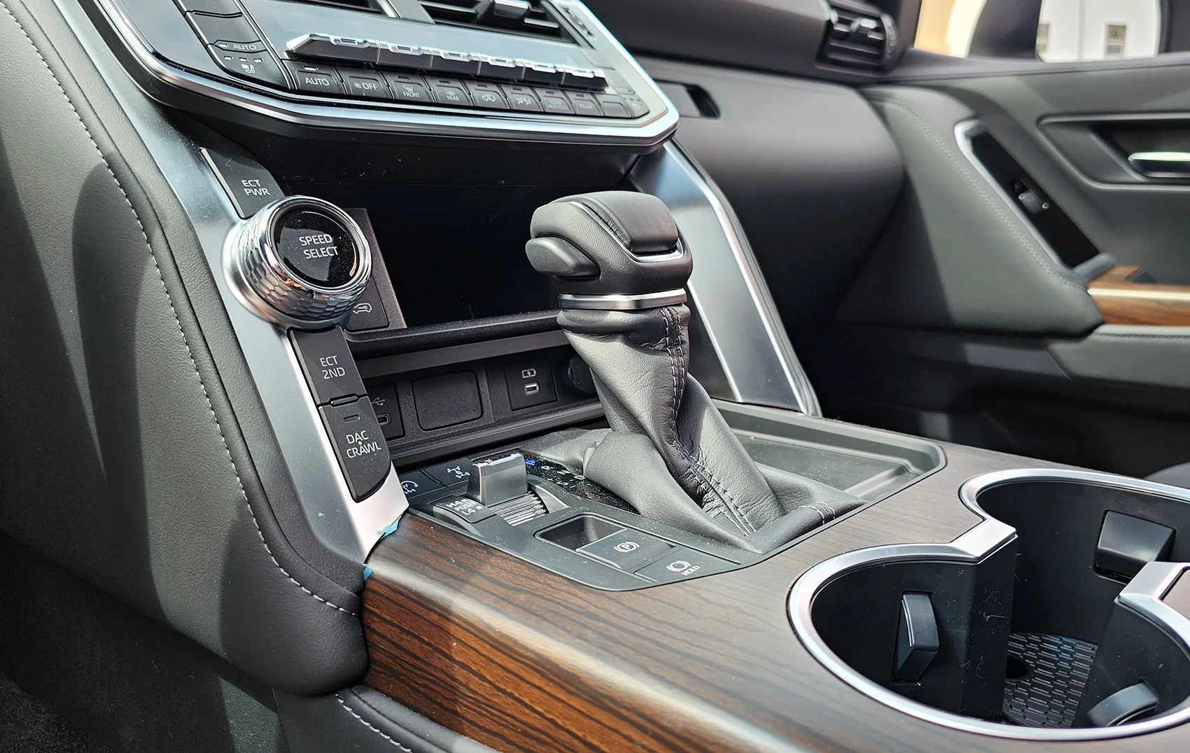 اجاره تویوتا لندکروز 2025 در دبی | شرایط آسان در سعادت رنت ...