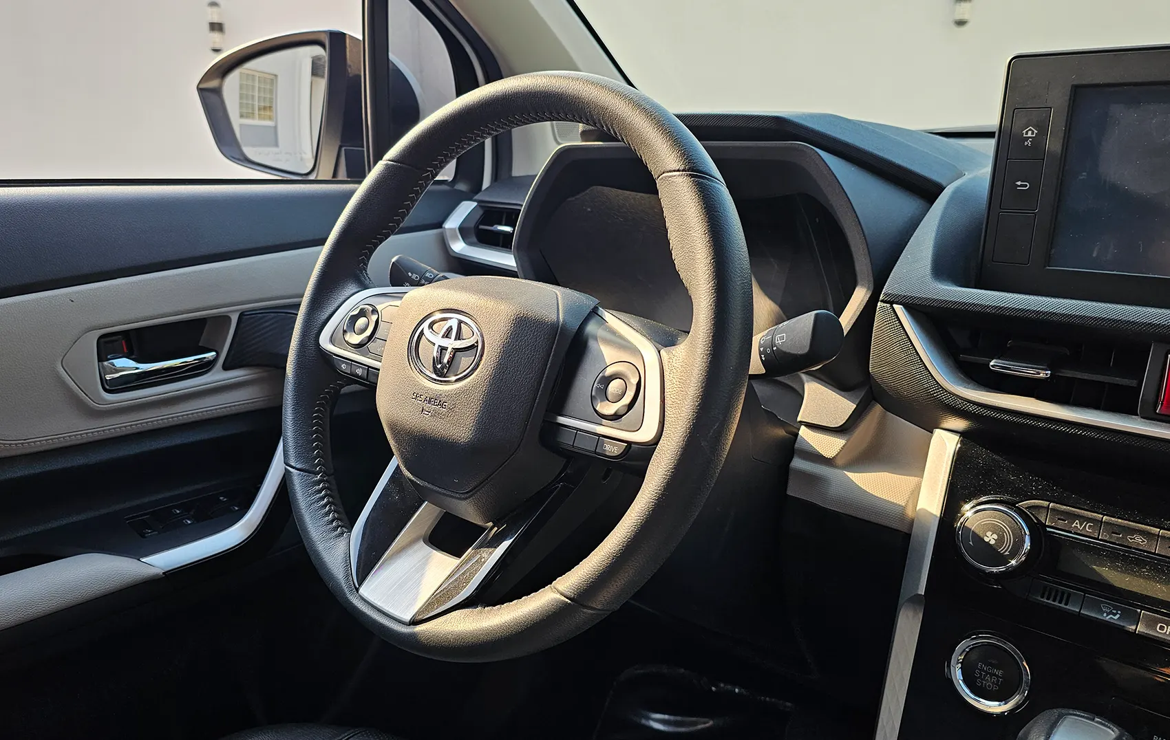 اجاره تویوتا ولوز در دبی | رزرو رایگان تویوتا ولوز دبی ...