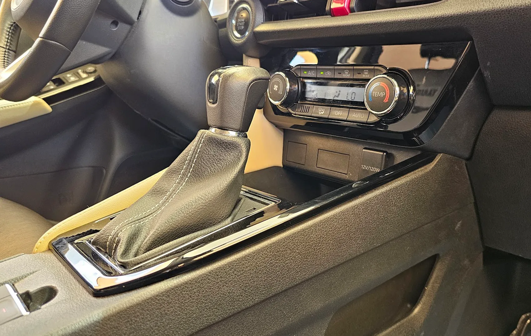 استئجار تويوتا ياريس في دبي | قائمة الأسعار التأمين الكامل ...