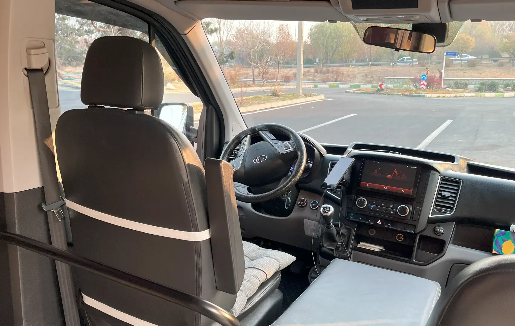 Hyundai H350 rental in Iran | the cheapest price ...