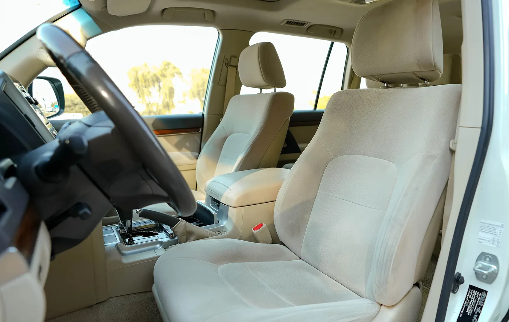 Louer un Toyota Land Cruiser à Kish | Conditions faciles ...