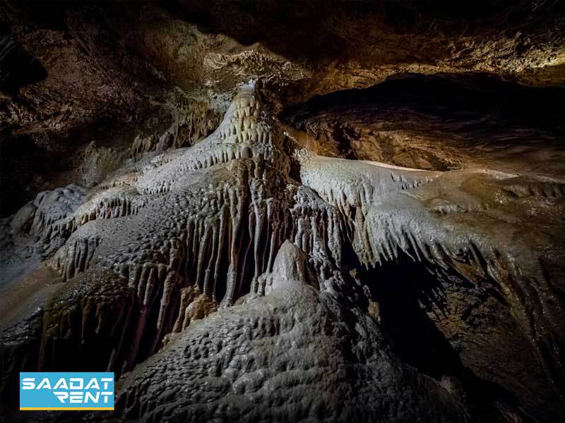 غار تاریخی بادامستان