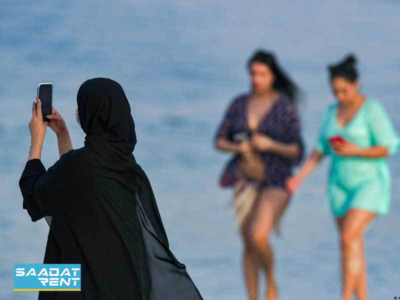 حجاب در دبی در اماکن عمومی