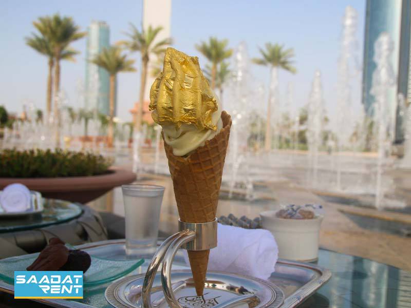 خوردن بستنی با روکش طلا در دبی