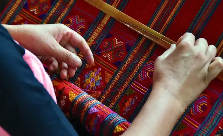 Taleqan: Handcrafted Souvenirs