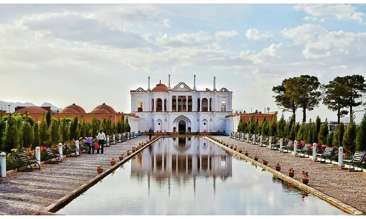 Exploring Fath Abad Garden, Kerman: A Visitor's Guide