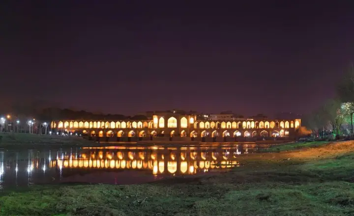 isfahan khajoo bridge 