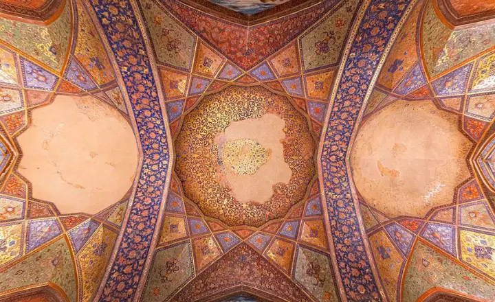inside of chehel sotoun palace
