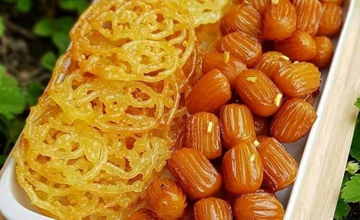 Zoolbia, A Sugary Web of Delight Among Top Iranian Desserts