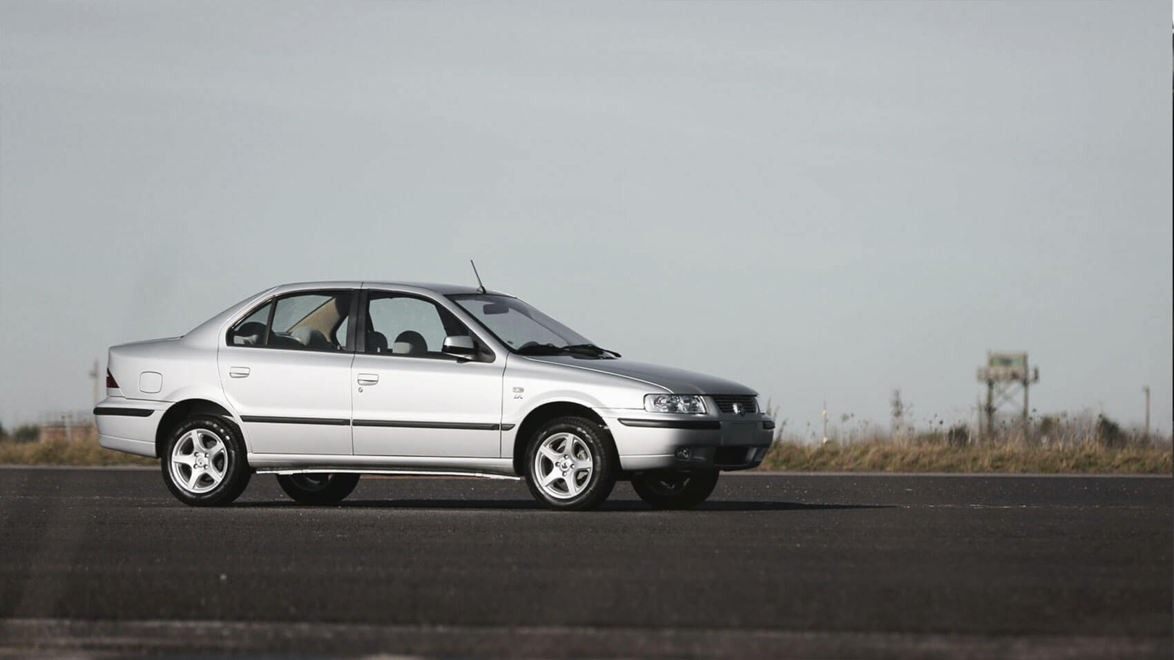 Samand машина lx