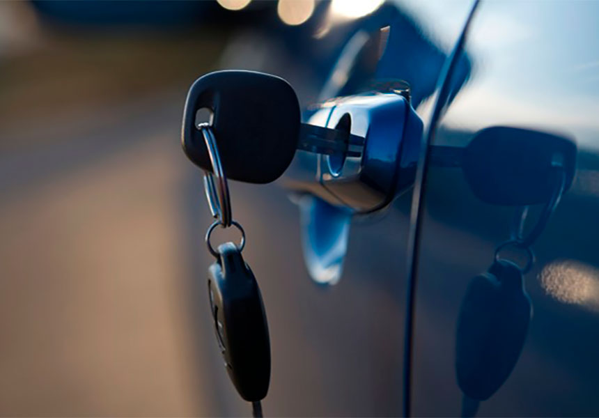 Car rental in Iran without a driver service Saadatrent